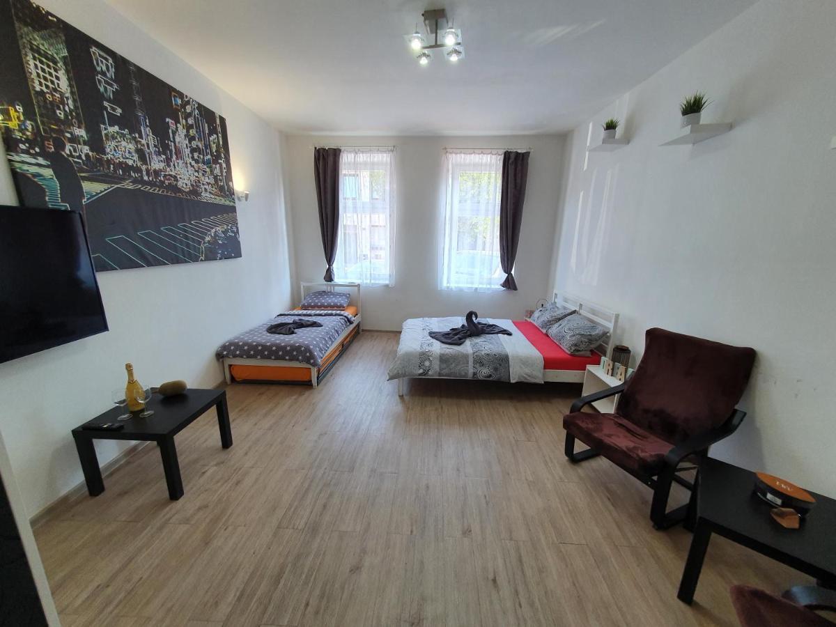 Skorkovskeho Business Apartment Бърно Екстериор снимка